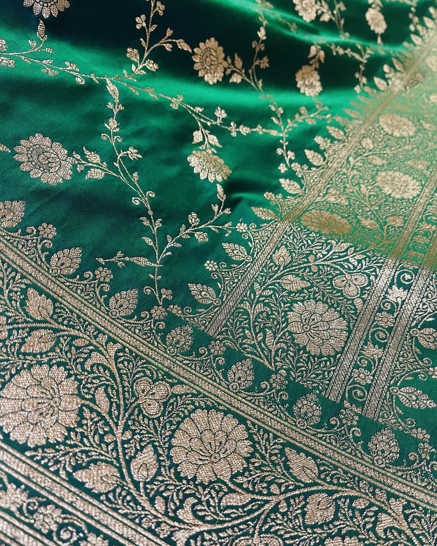 Forest Green Dual Shade Mashru Silk Saree Showcases Subtle Jaal Weaving – MS13