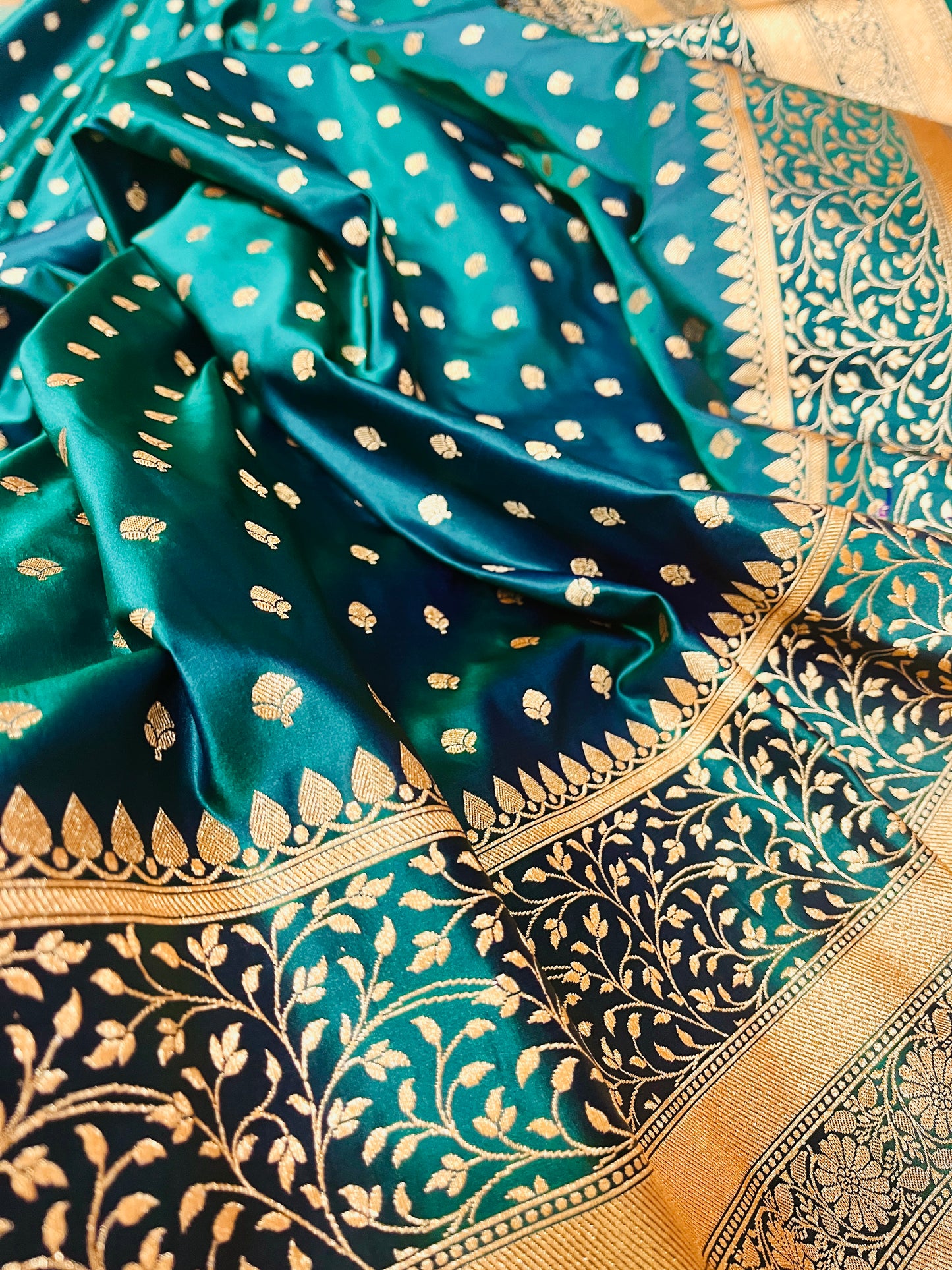 Sea Green Dual Shade Mashru Silk Saree Showcases Subtle buti Weaving – MS20