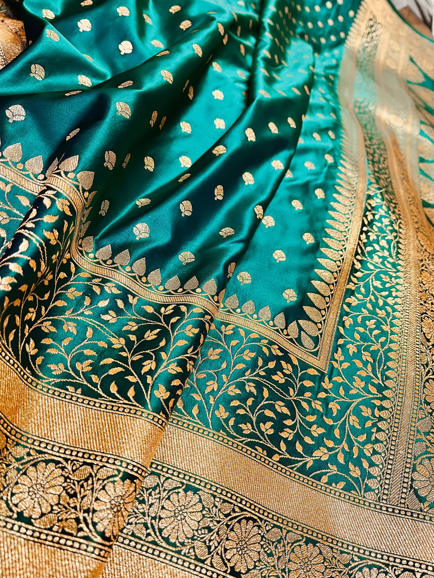 Sea Green Dual Shade Mashru Silk Saree Showcases Subtle buti Weaving – MS20