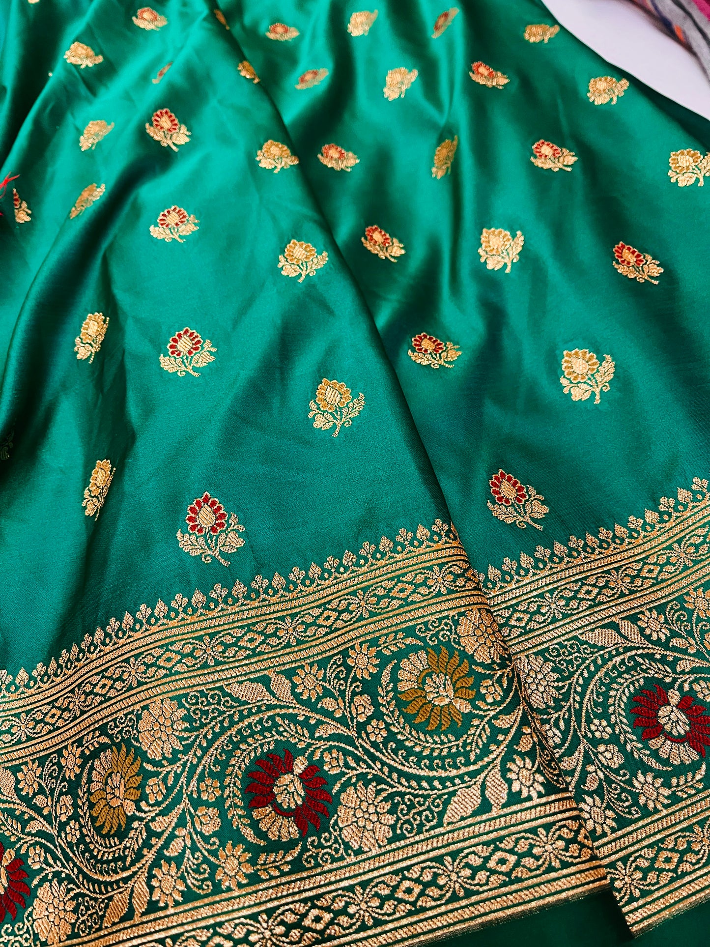 Sea Green Dual Shade Mashru Silk Saree Minakari Showcases Subtle buti & Pallu Weaving – MSM01