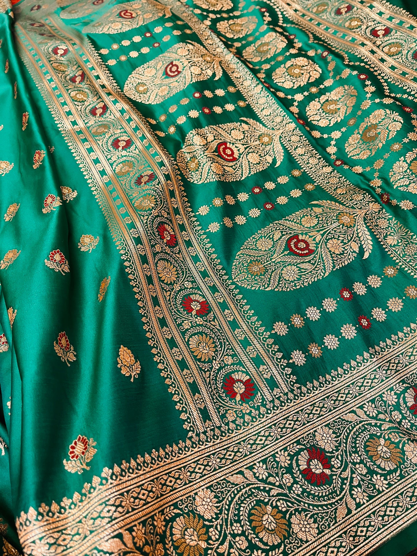 Sea Green Dual Shade Mashru Silk Saree Minakari Showcases Subtle buti & Pallu Weaving – MSM01