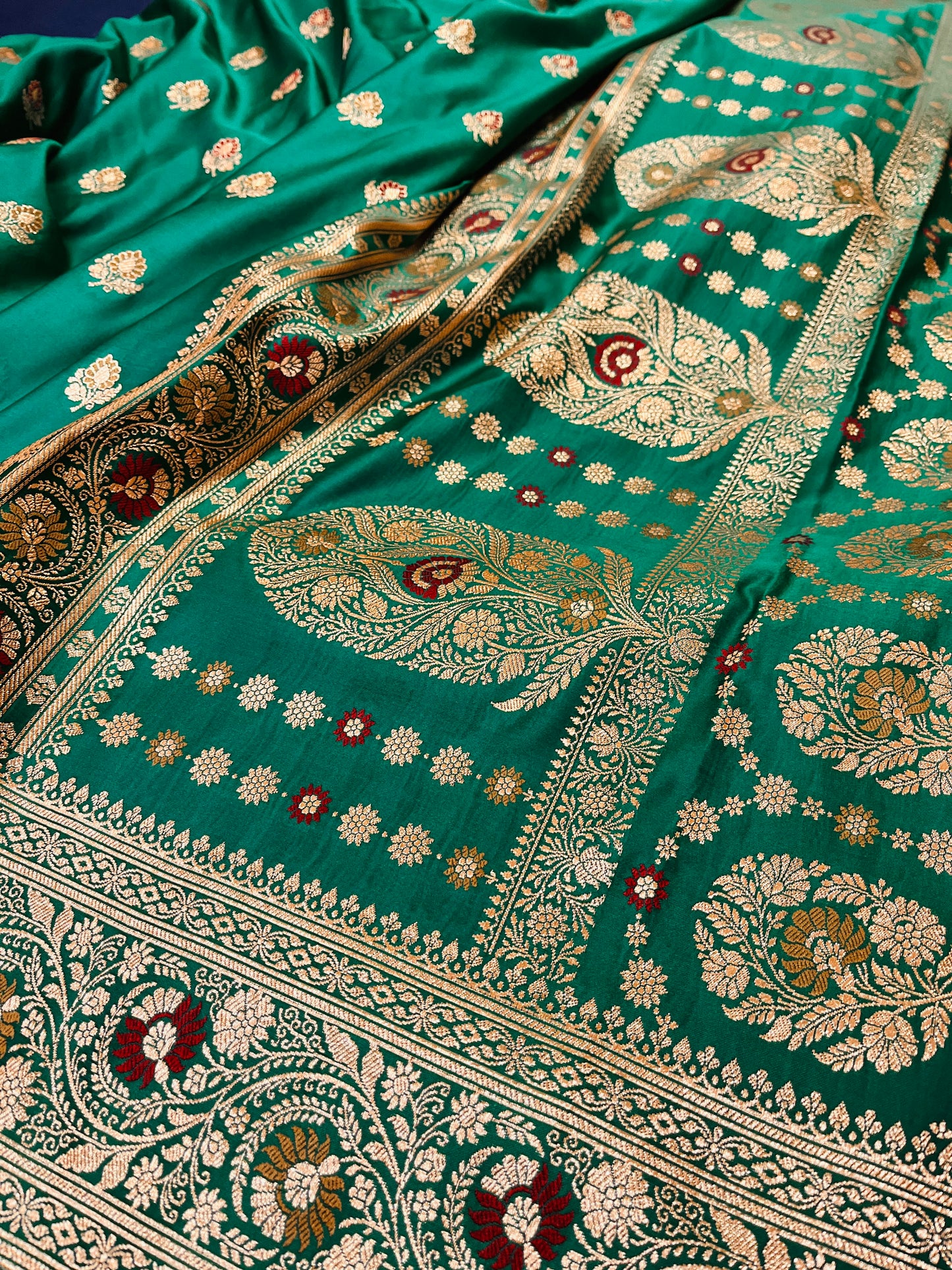 Sea Green Dual Shade Mashru Silk Saree Minakari Showcases Subtle buti & Pallu Weaving – MSM01