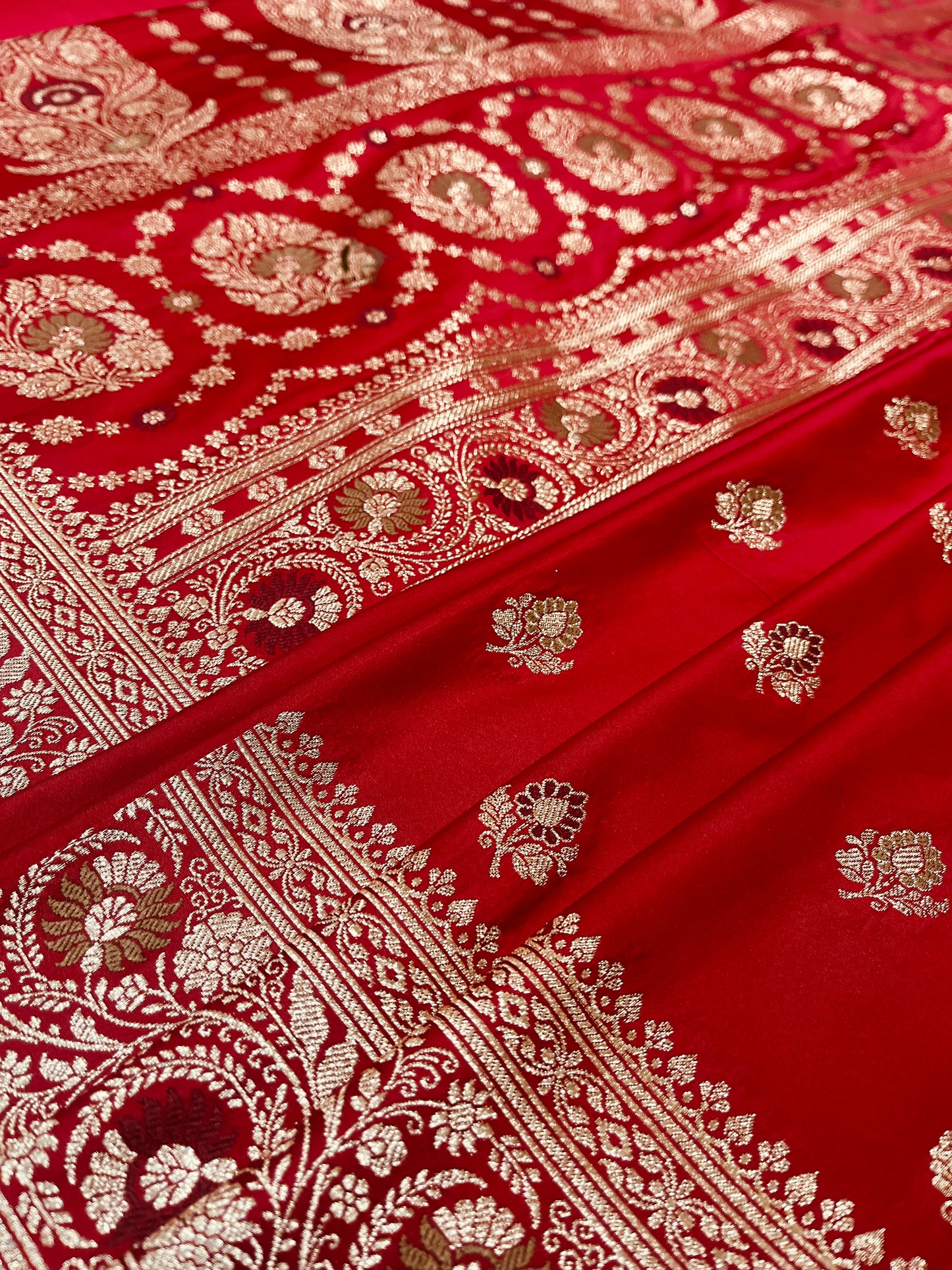 Bridal Red Dual Shade Mashru Silk Saree Minakari Showcases Subtle buti & Pallu Weaving – MSM02